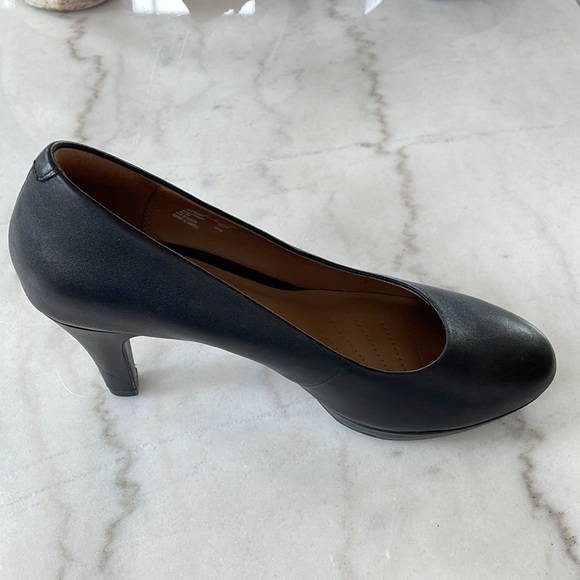 Clarks black leather platform pumps - Picture 12 of 13